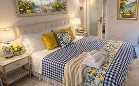 Spagna Lemon Suites